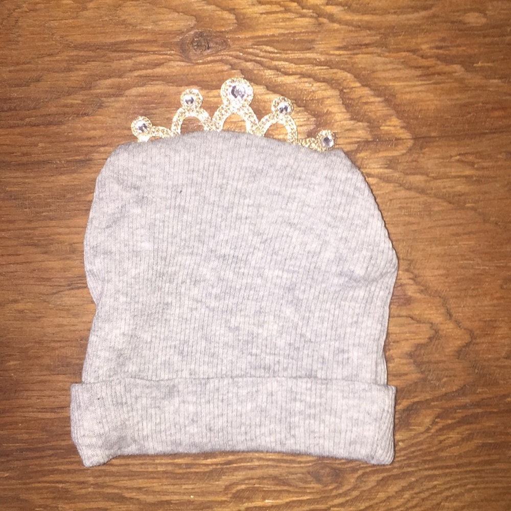 Mud Pie Crown/ tiara beanie